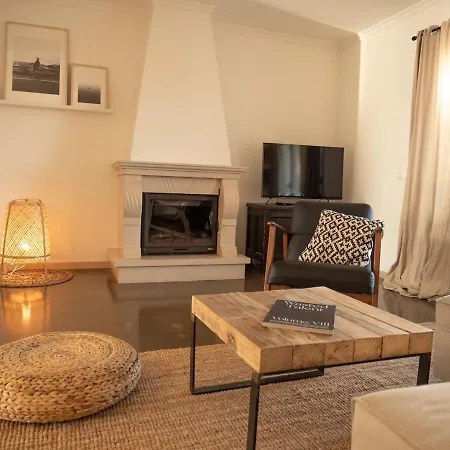 Pina Hideaway With A Sea View Rooftop Terrace *