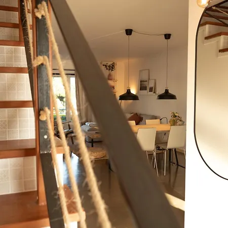 Апартаменты Pina Hideaway With A Sea View Rooftop Terrace