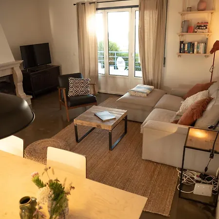 Pina Hideaway With A Sea View Rooftop Terrace Апартаменты *