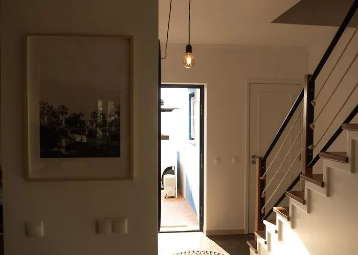 Pina Hideaway With A Sea View Rooftop Terrace דירה